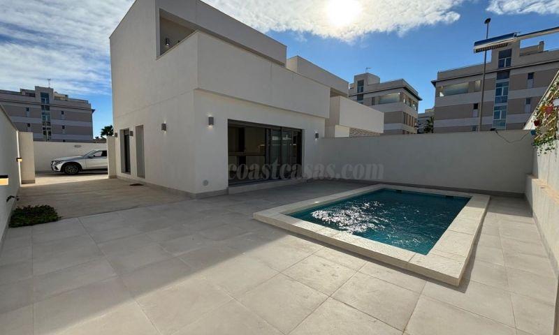 For sale of villa in Orihuela Costa