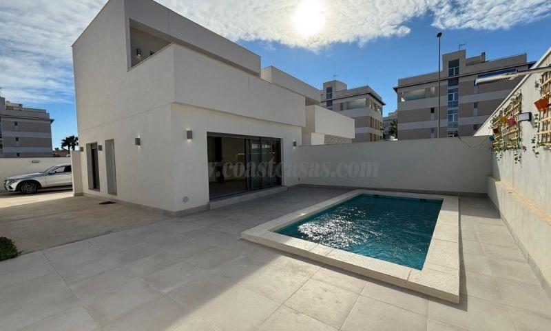 For sale of villa in Orihuela Costa