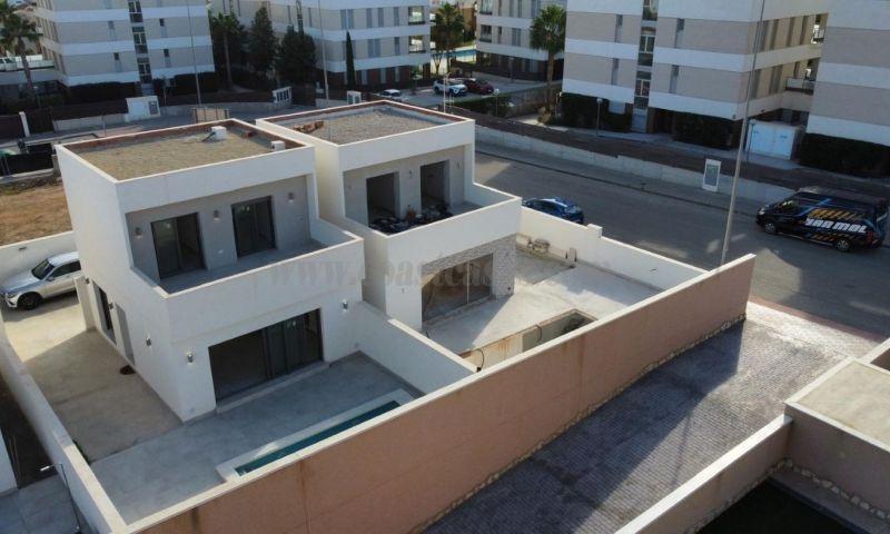 For sale of villa in Orihuela Costa