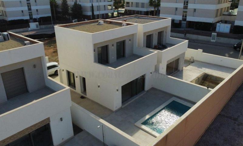 For sale of villa in Orihuela Costa