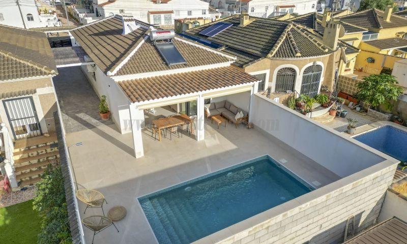 For sale of villa in Torrevieja