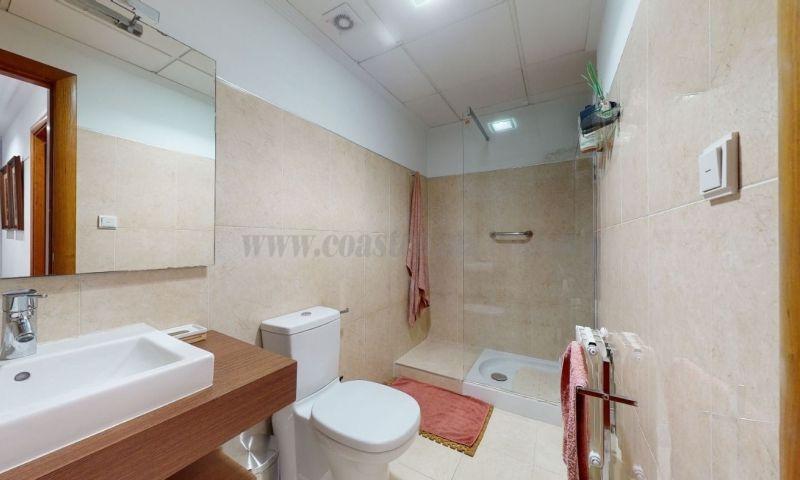 For sale of chalet in Elche