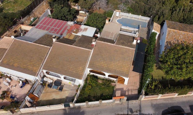 For sale of villa in Orihuela Costa