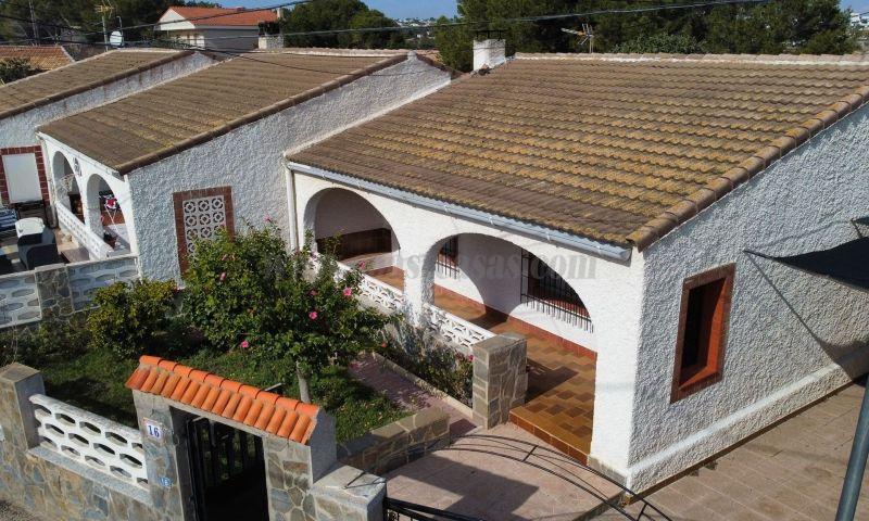 For sale of villa in Orihuela Costa