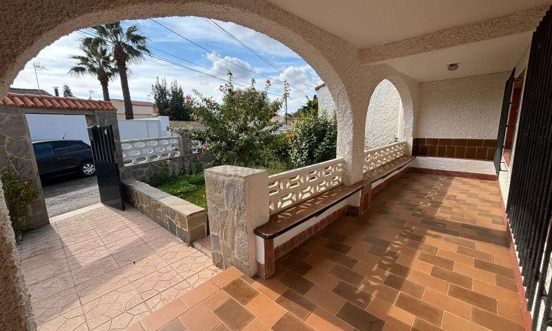 For sale of villa in Orihuela Costa