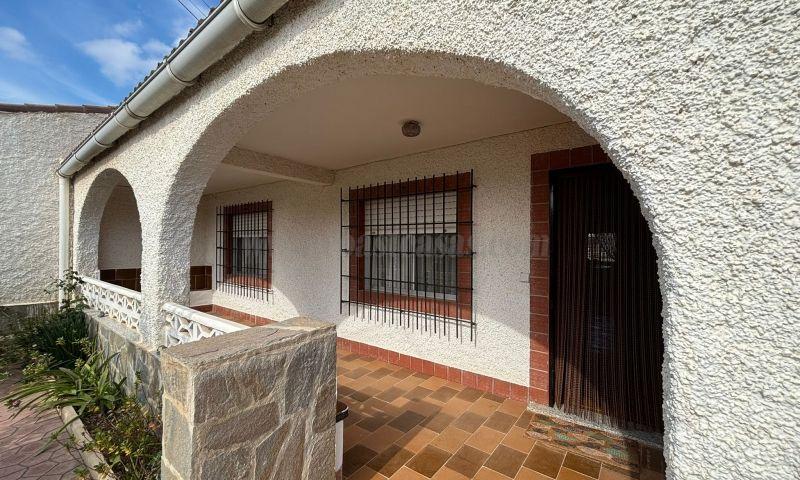 For sale of villa in Orihuela Costa