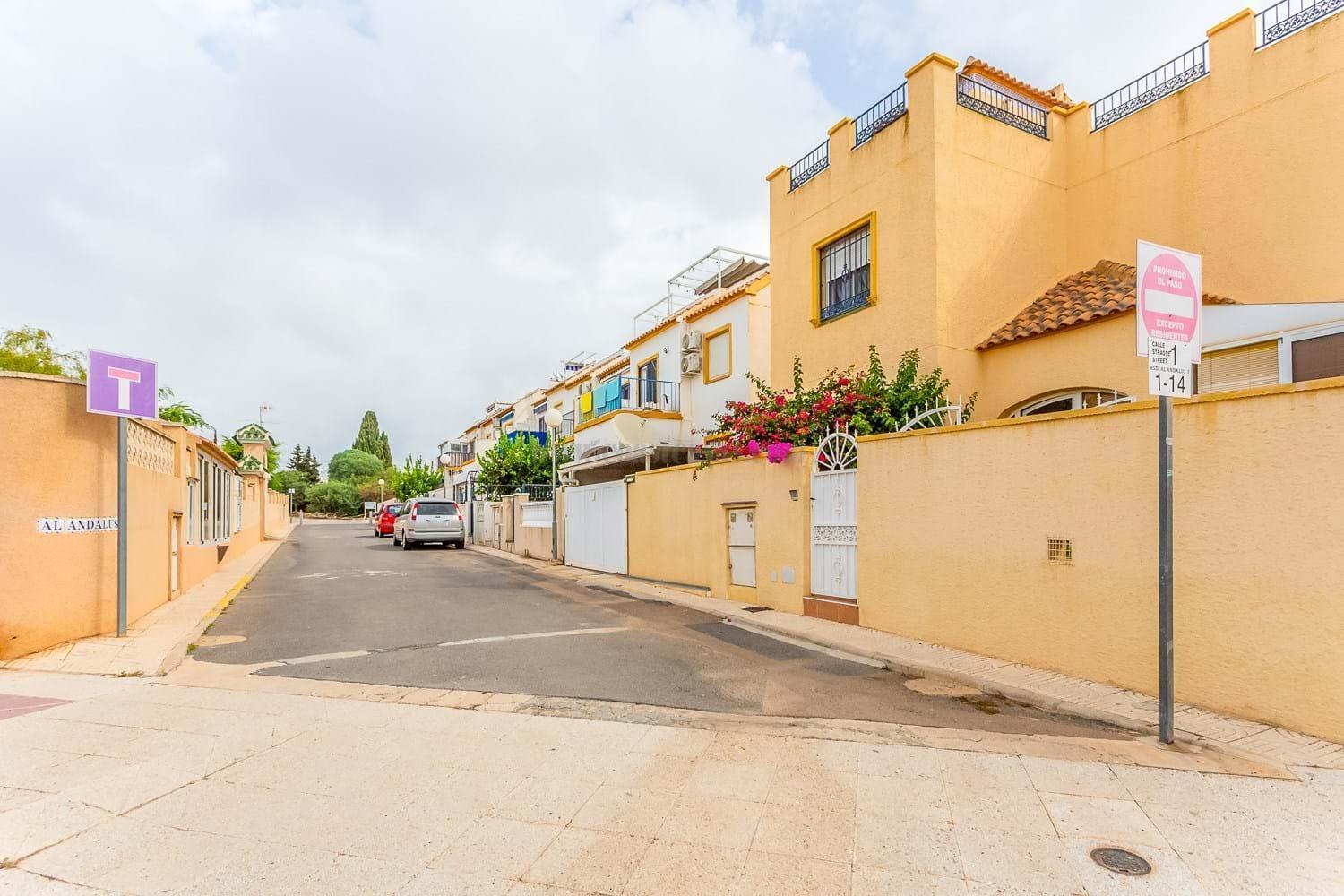 For sale of chalet in Orihuela Costa