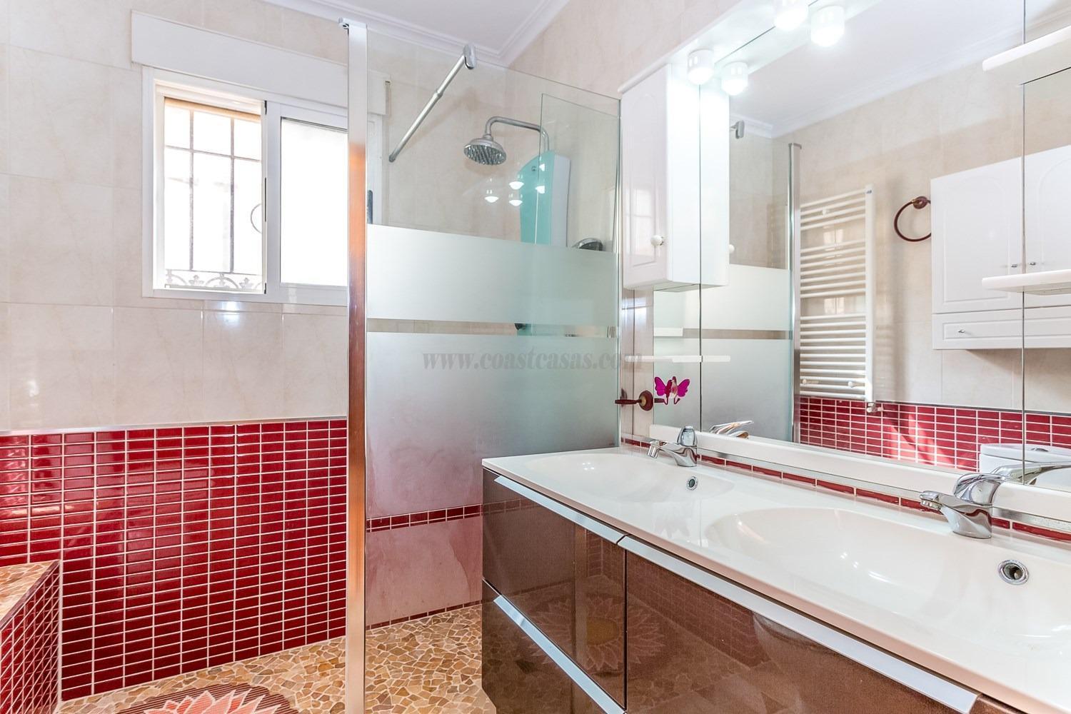 For sale of chalet in Orihuela Costa