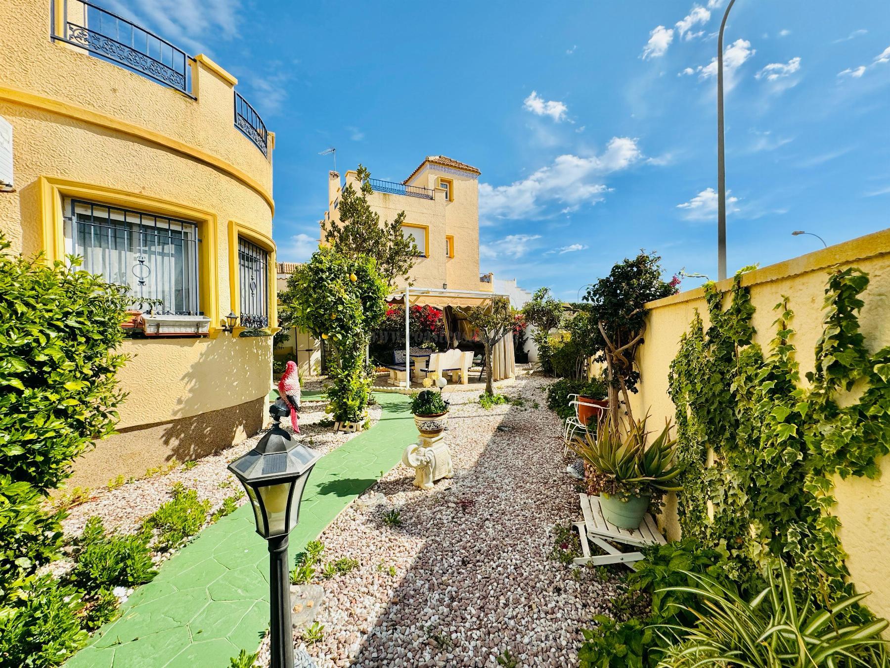 For sale of chalet in Orihuela Costa