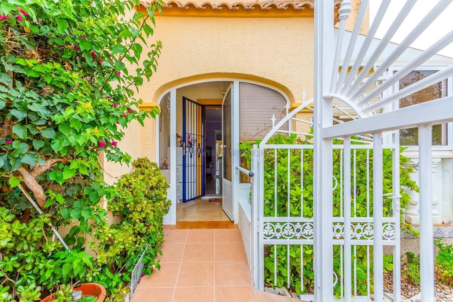 For sale of chalet in Orihuela Costa