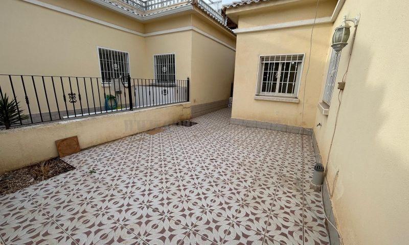 For sale of chalet in Torrevieja