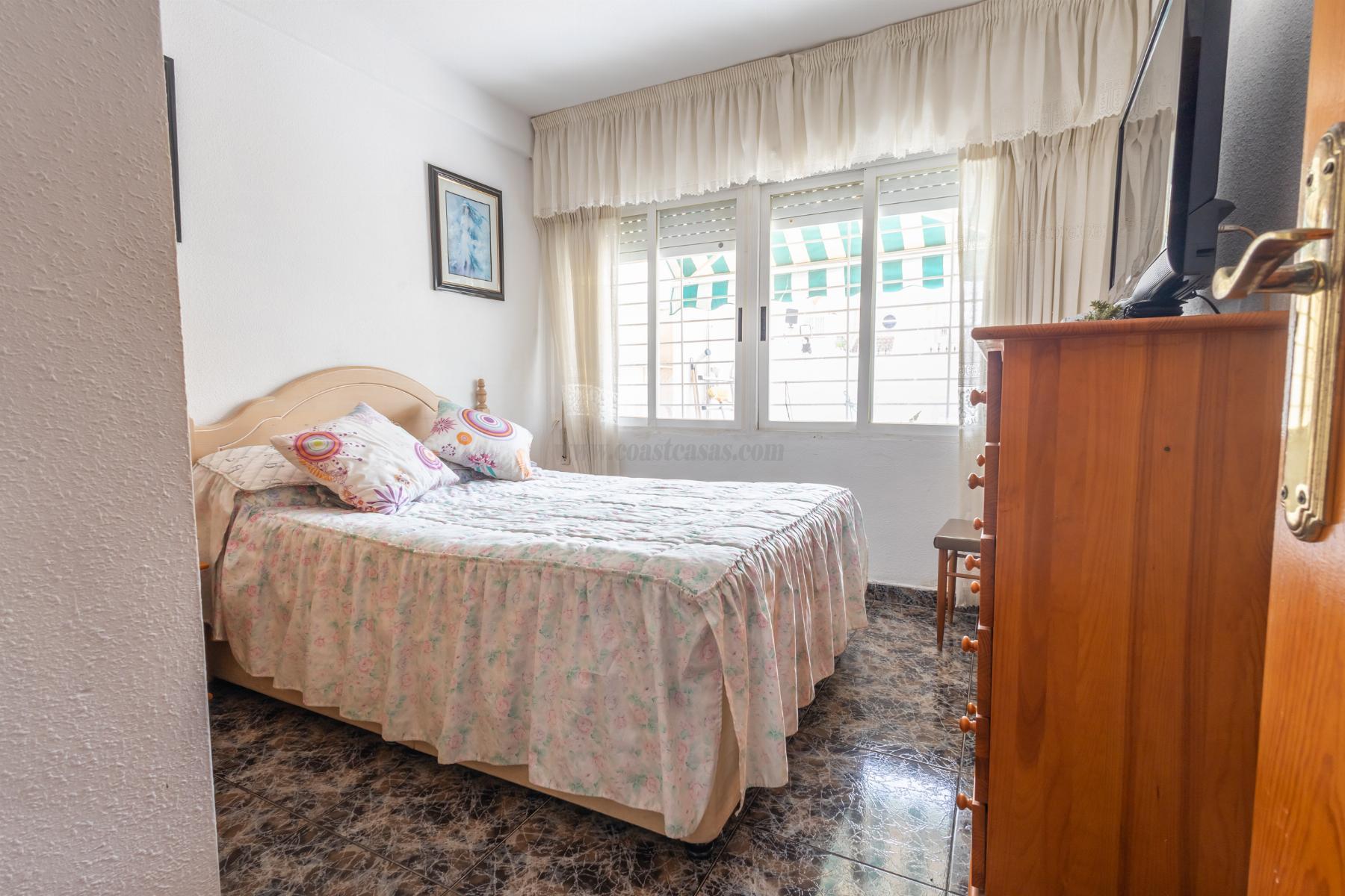 For sale of chalet in Torrevieja