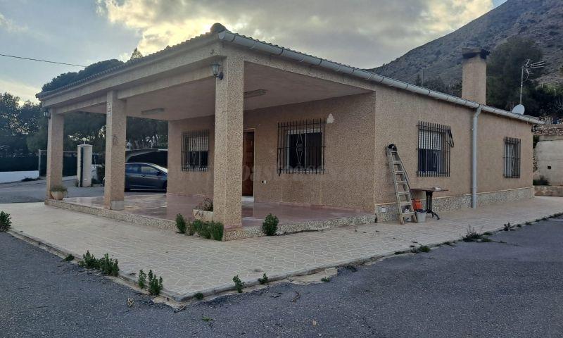 For sale of villa in Hondón De Las Nieves