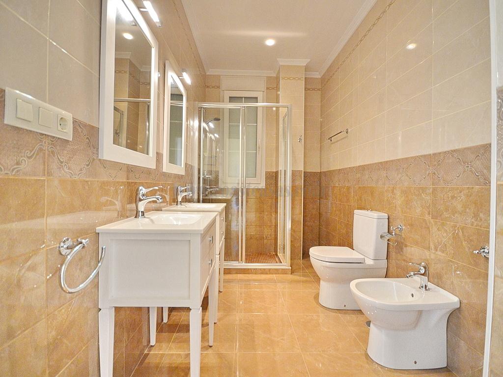 For sale of villa in Orihuela Costa