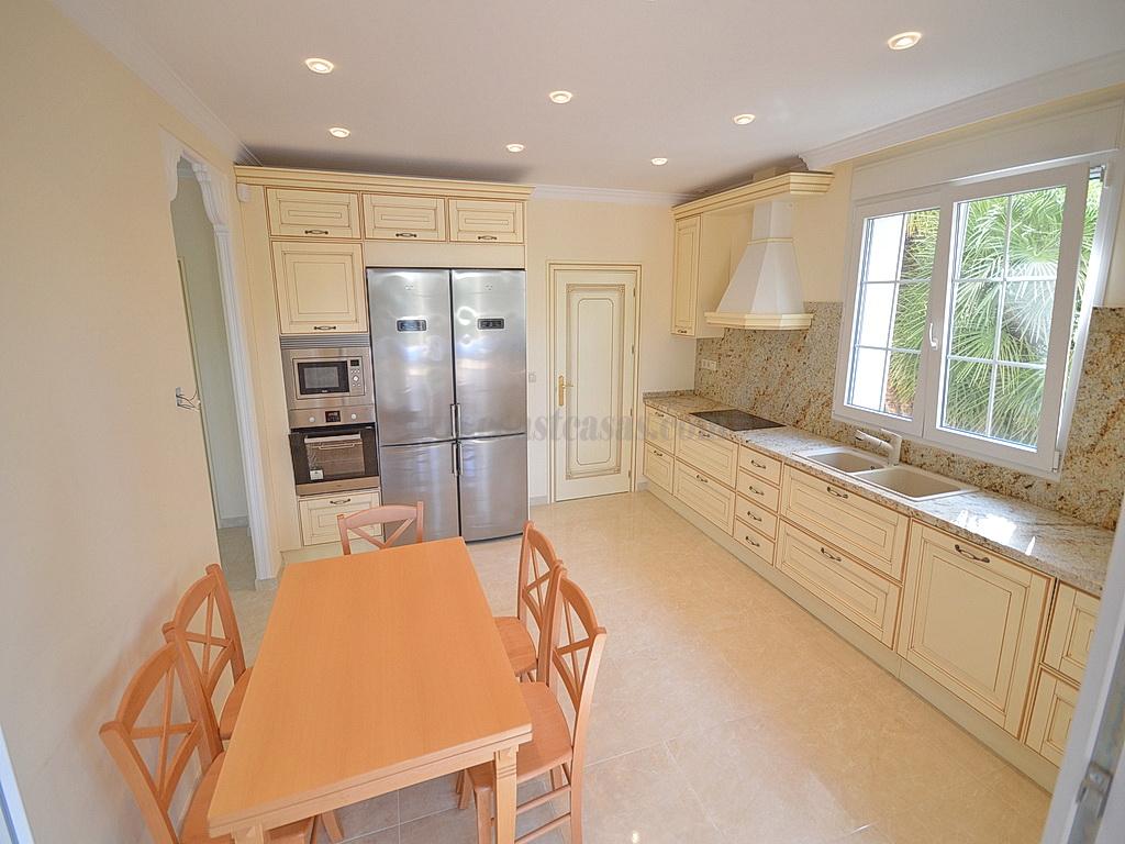 For sale of villa in Orihuela Costa
