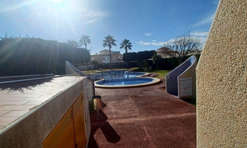 For sale of chalet in Torrevieja