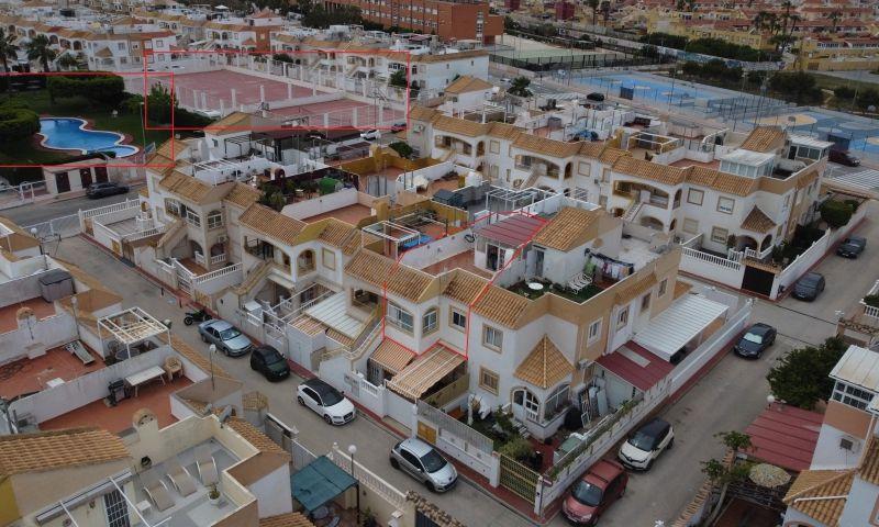 For sale of chalet in Torrevieja