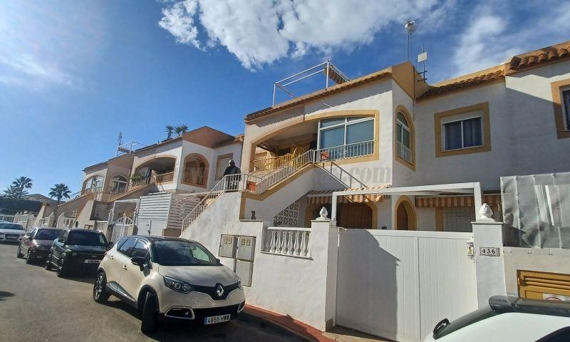 Zu verkaufen von chalet in
 Torrevieja