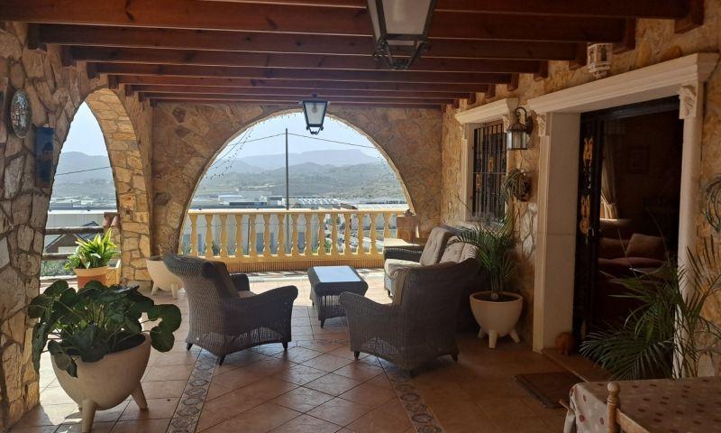 For sale of villa in Aspe
