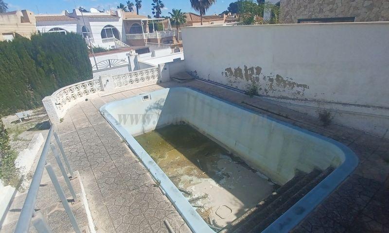 For sale of villa in Torrevieja