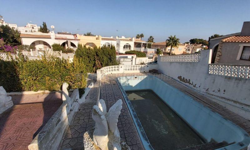 For sale of villa in Torrevieja