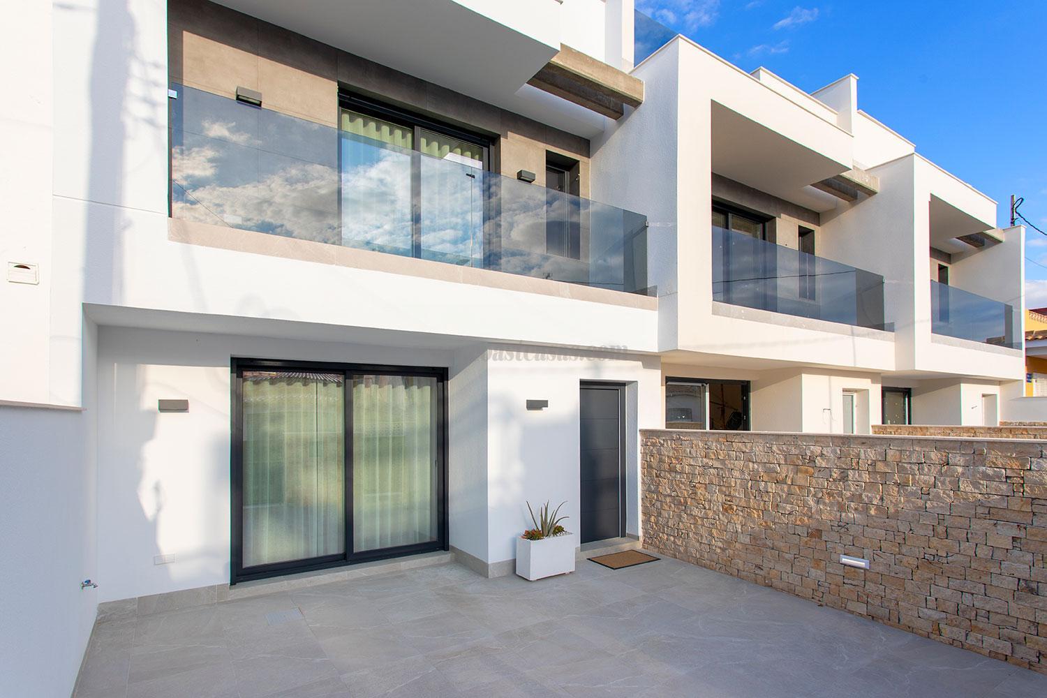 For sale of house in Pilar de la Horadada