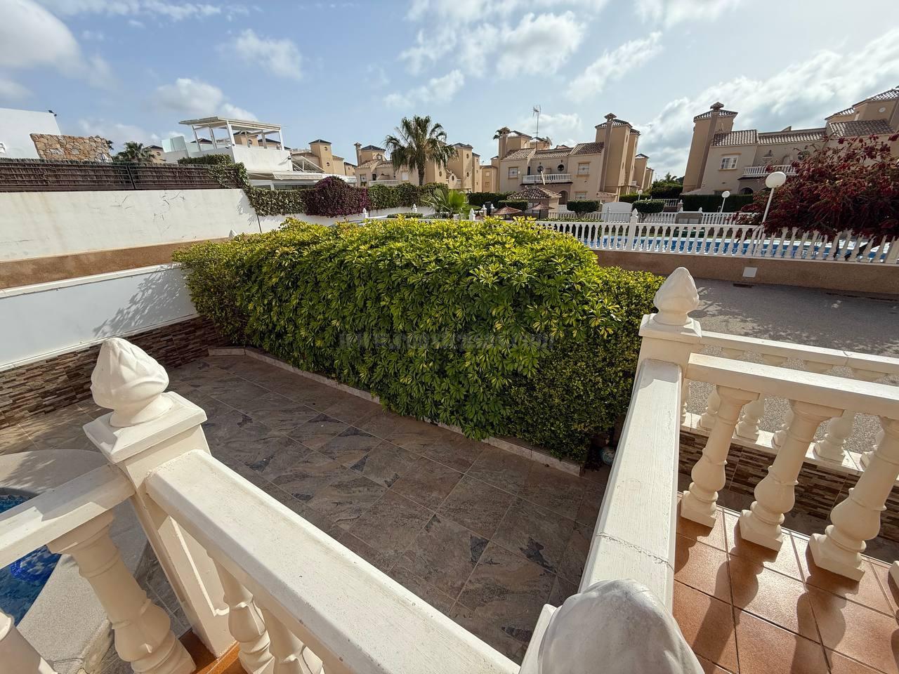 For sale of house in Orihuela Costa