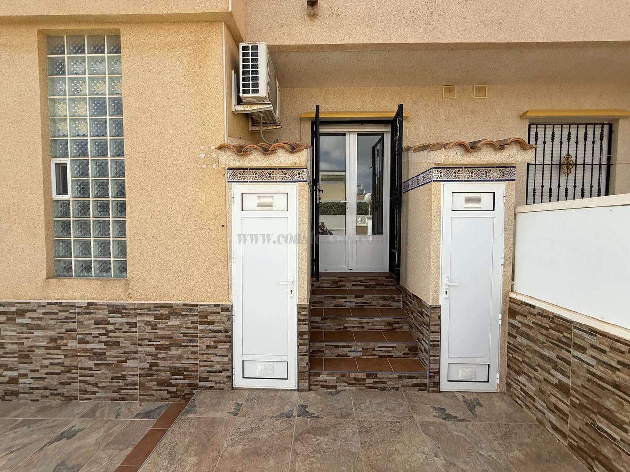 For sale of house in Orihuela Costa