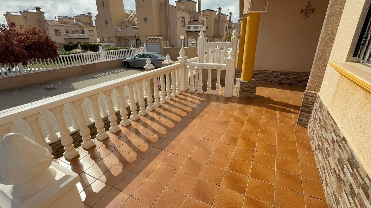 For sale of house in Orihuela Costa