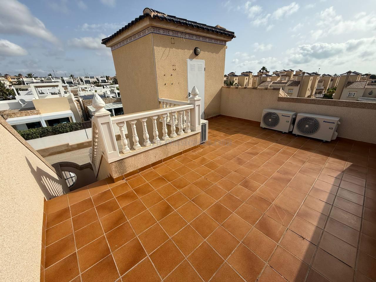 For sale of house in Orihuela Costa