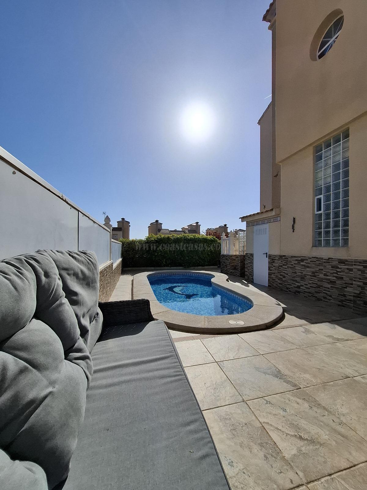 For sale of house in Orihuela Costa