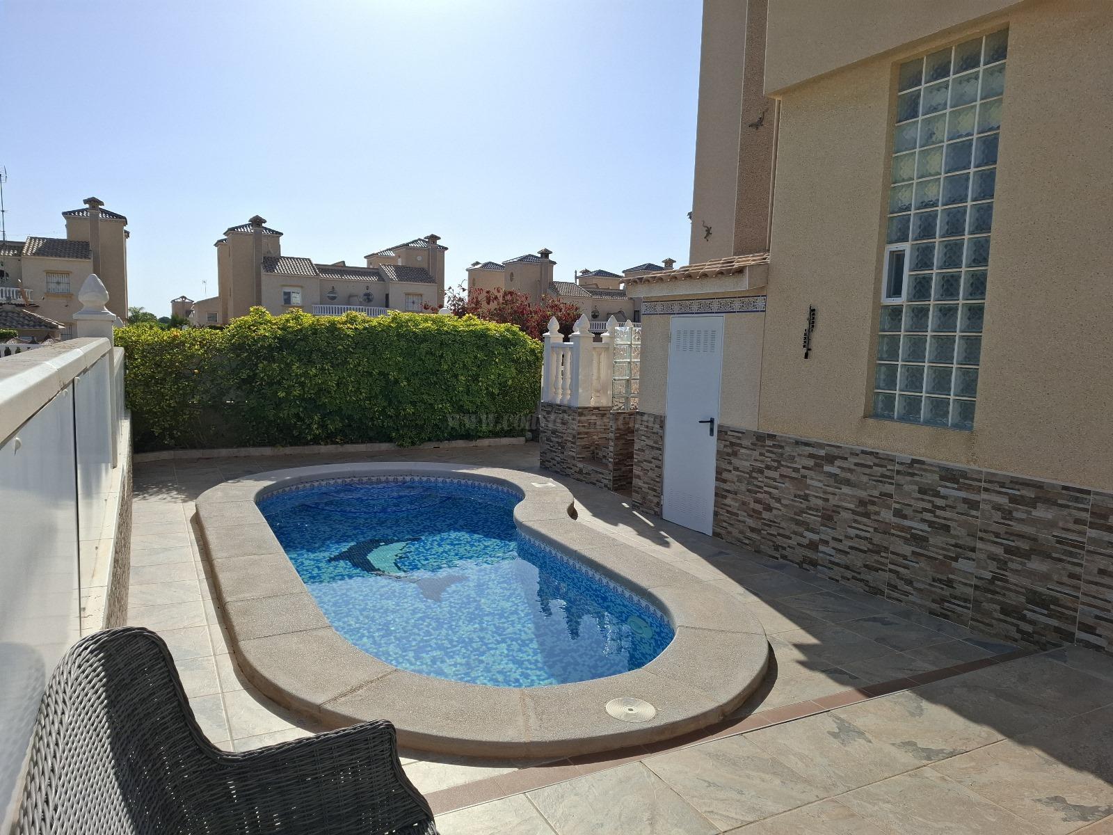 For sale of house in Orihuela Costa
