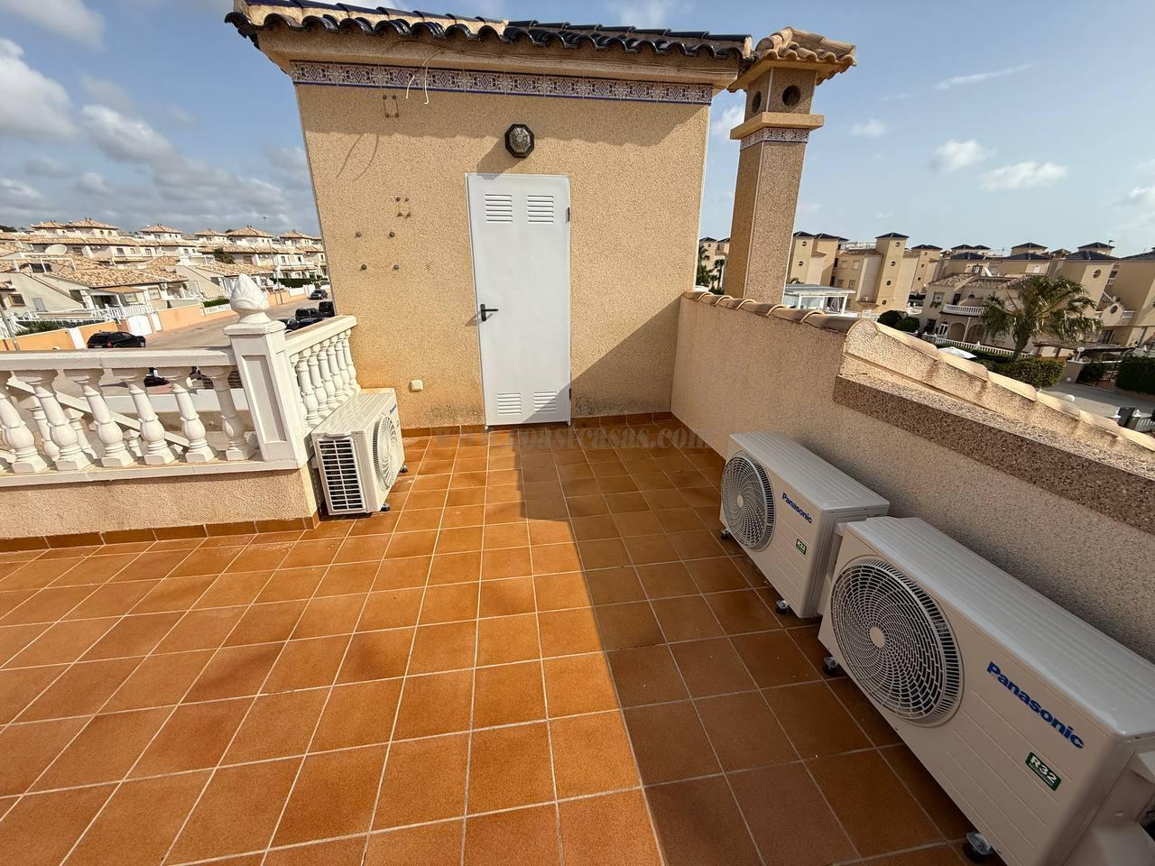 For sale of house in Orihuela Costa
