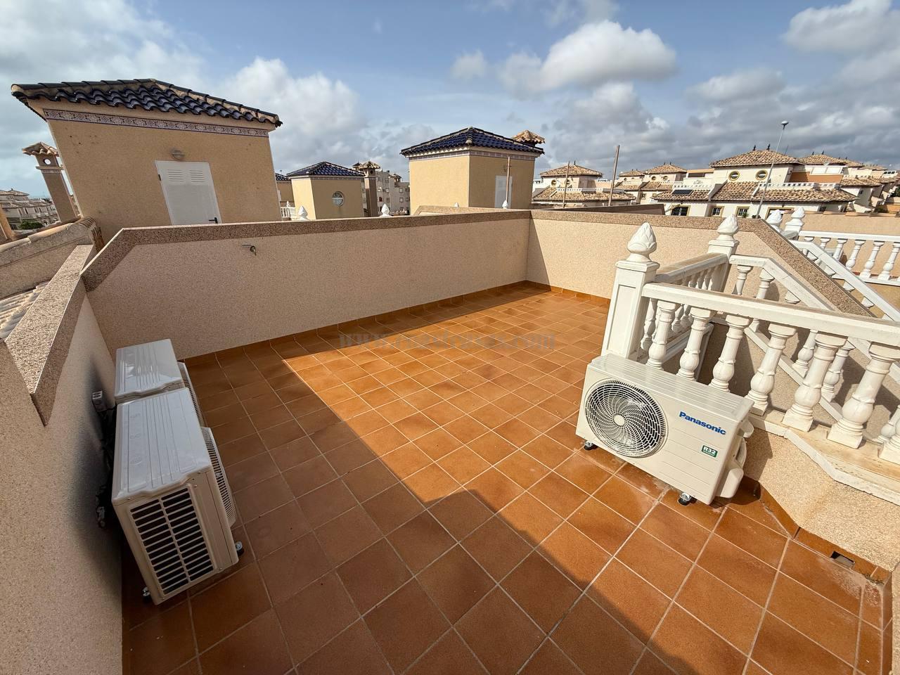 For sale of house in Orihuela Costa