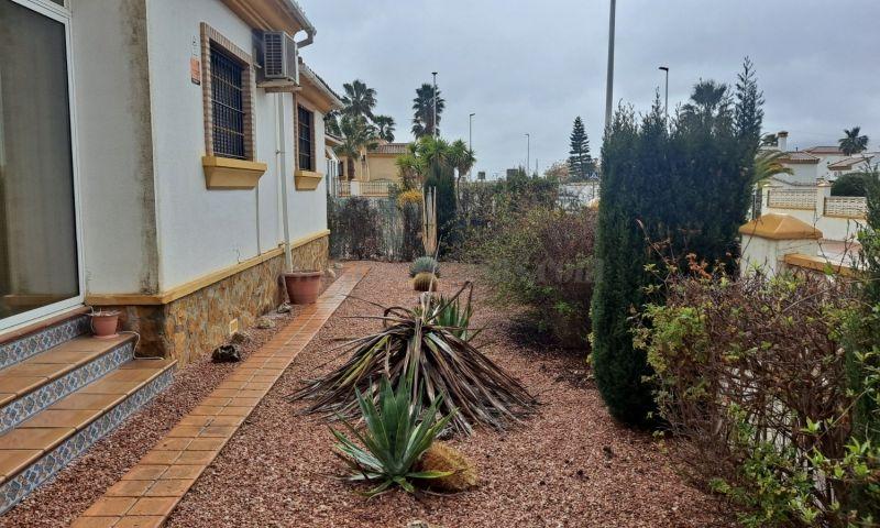 For sale of villa in Hondón De Las Nieves