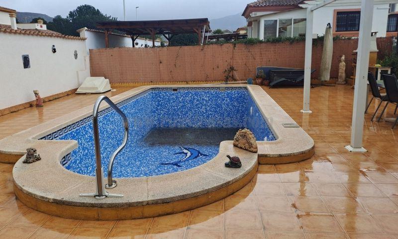 For sale of villa in Hondón De Las Nieves