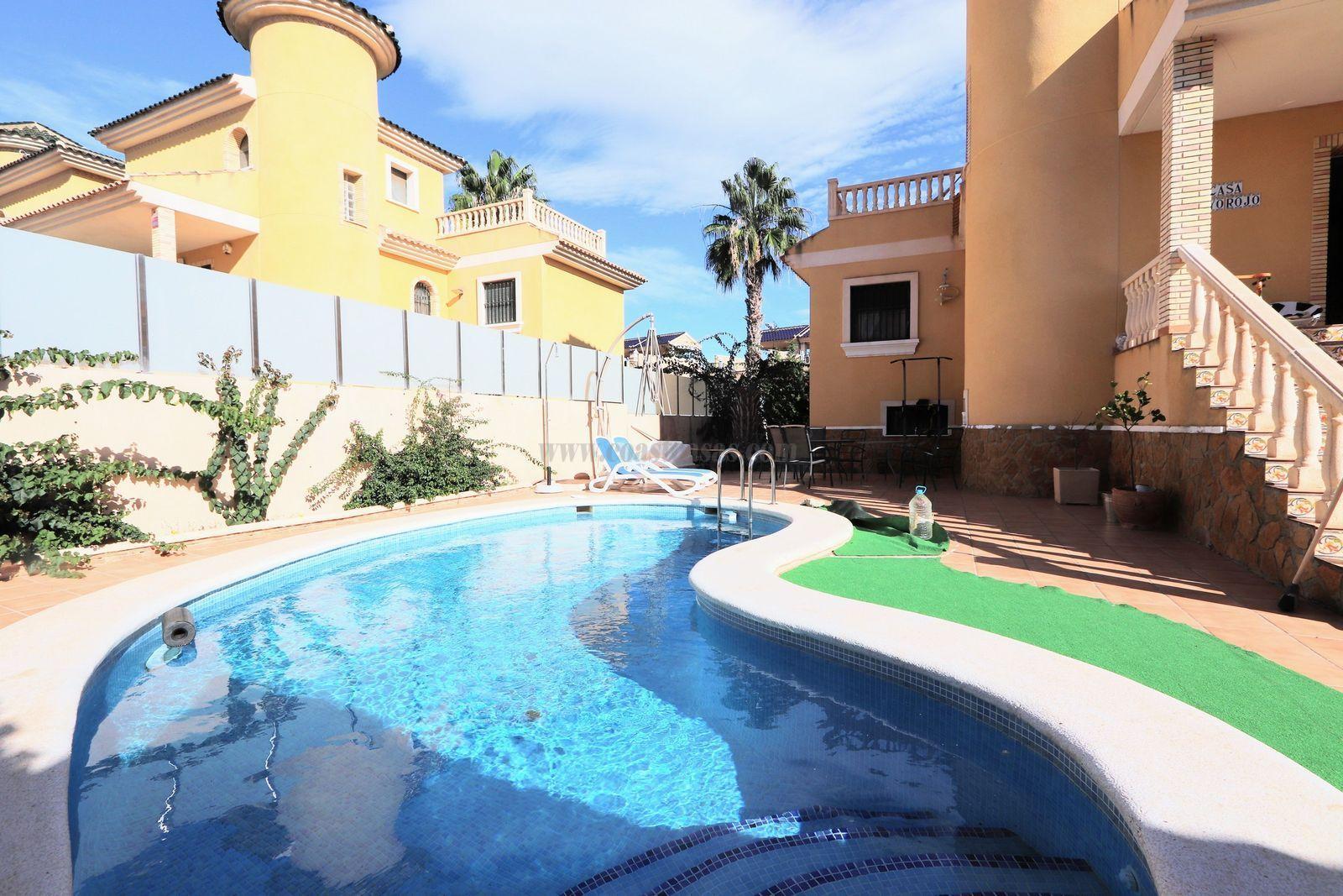 For sale of chalet in Villamartín