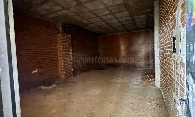 For sale of commercial in 