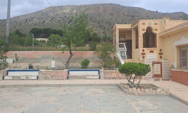 For sale of villa in Hondón De Las Nieves