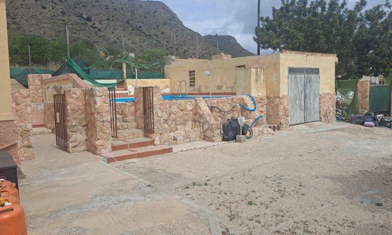 For sale of villa in Hondón De Las Nieves