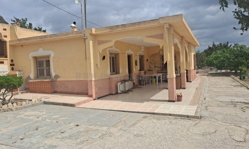 For sale of villa in Hondón De Las Nieves