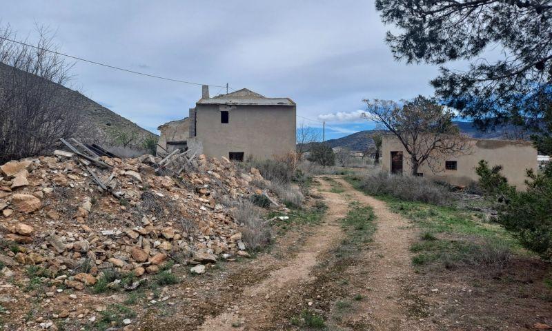 For sale of rural property in Hondón De Las Nieves
