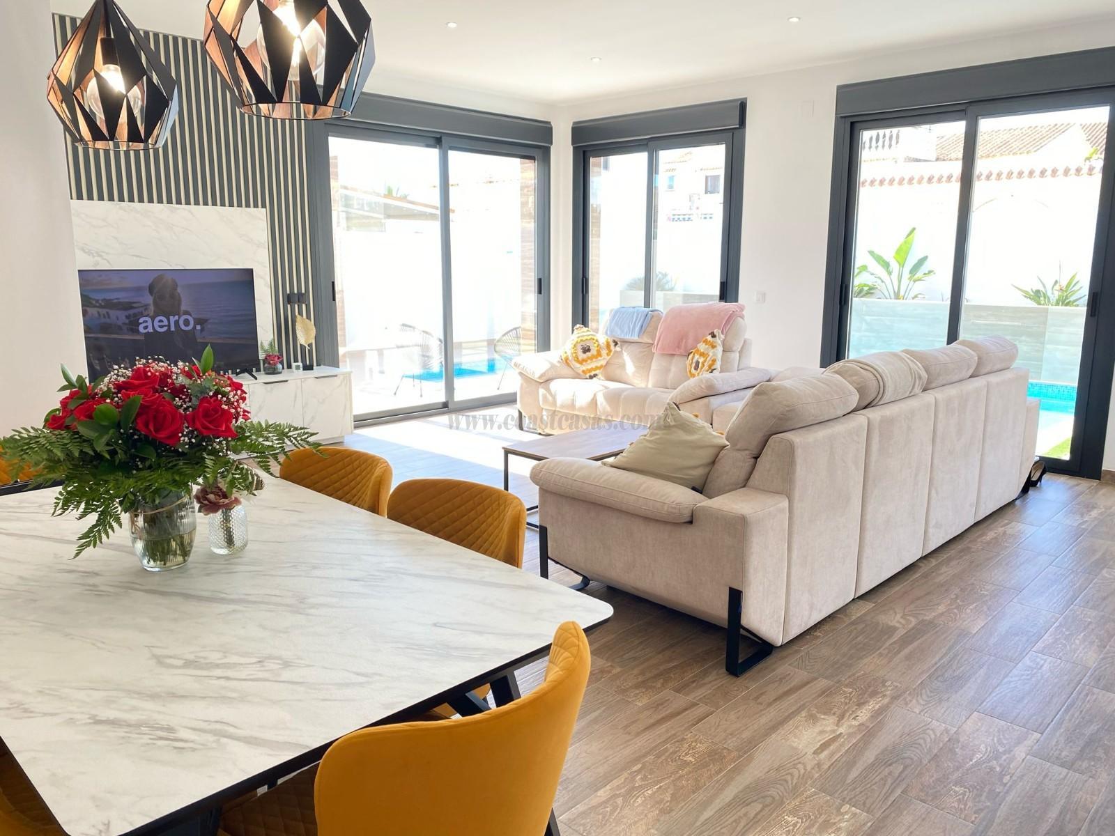 For sale of chalet in Orihuela Costa