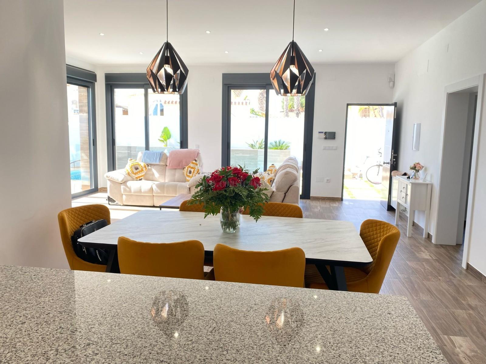 For sale of chalet in Orihuela Costa