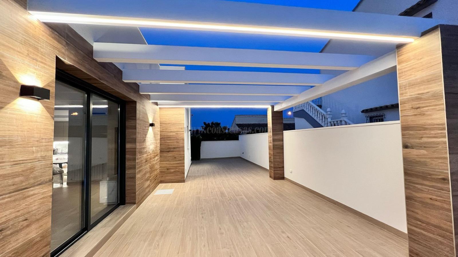 For sale of chalet in Orihuela Costa
