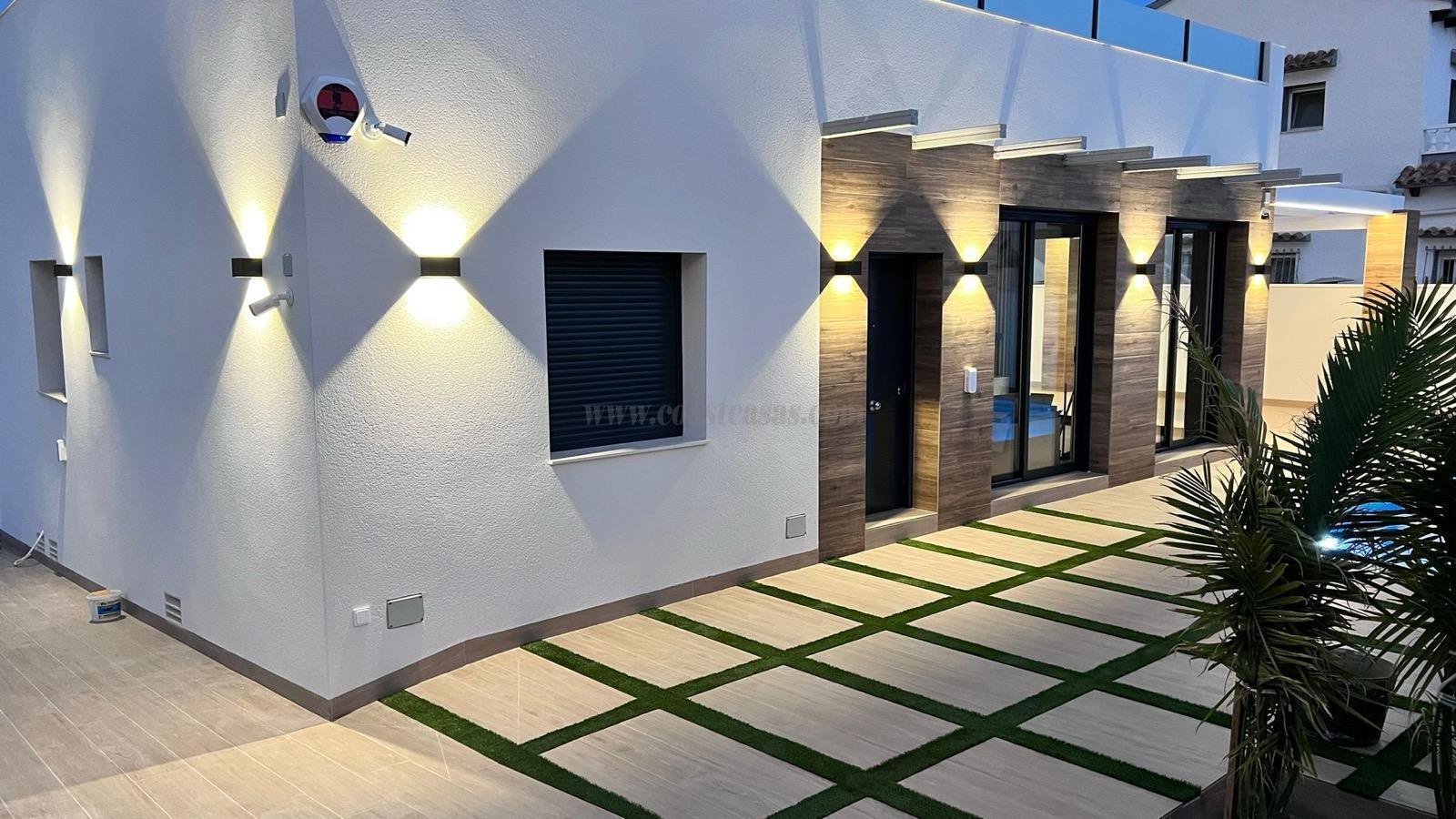 For sale of chalet in Orihuela Costa