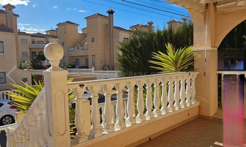 For sale of villa in Orihuela Costa