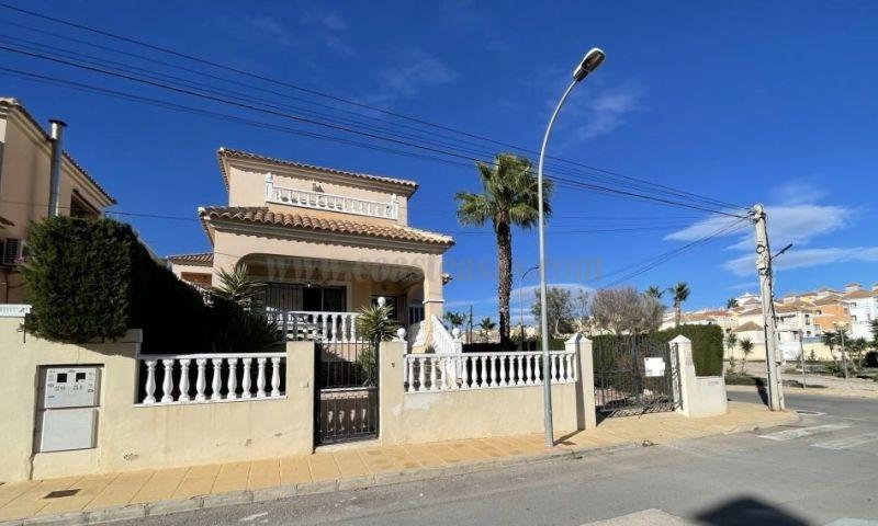Verkoop van villa in Orihuela Costa