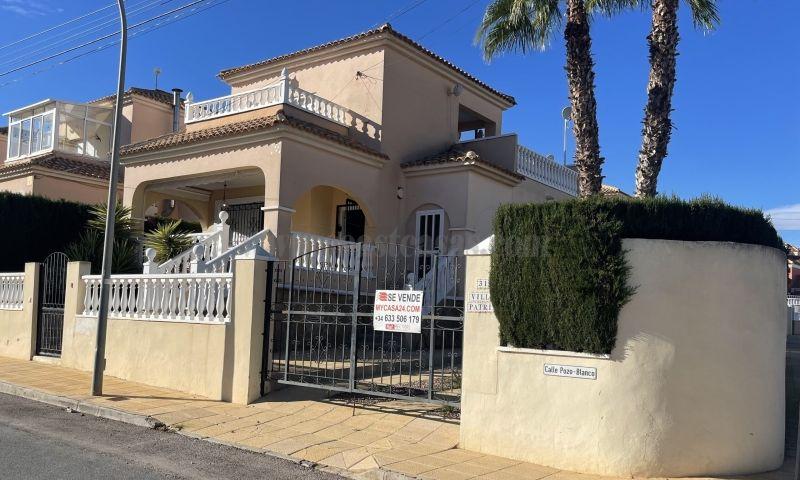 For sale of villa in Orihuela Costa