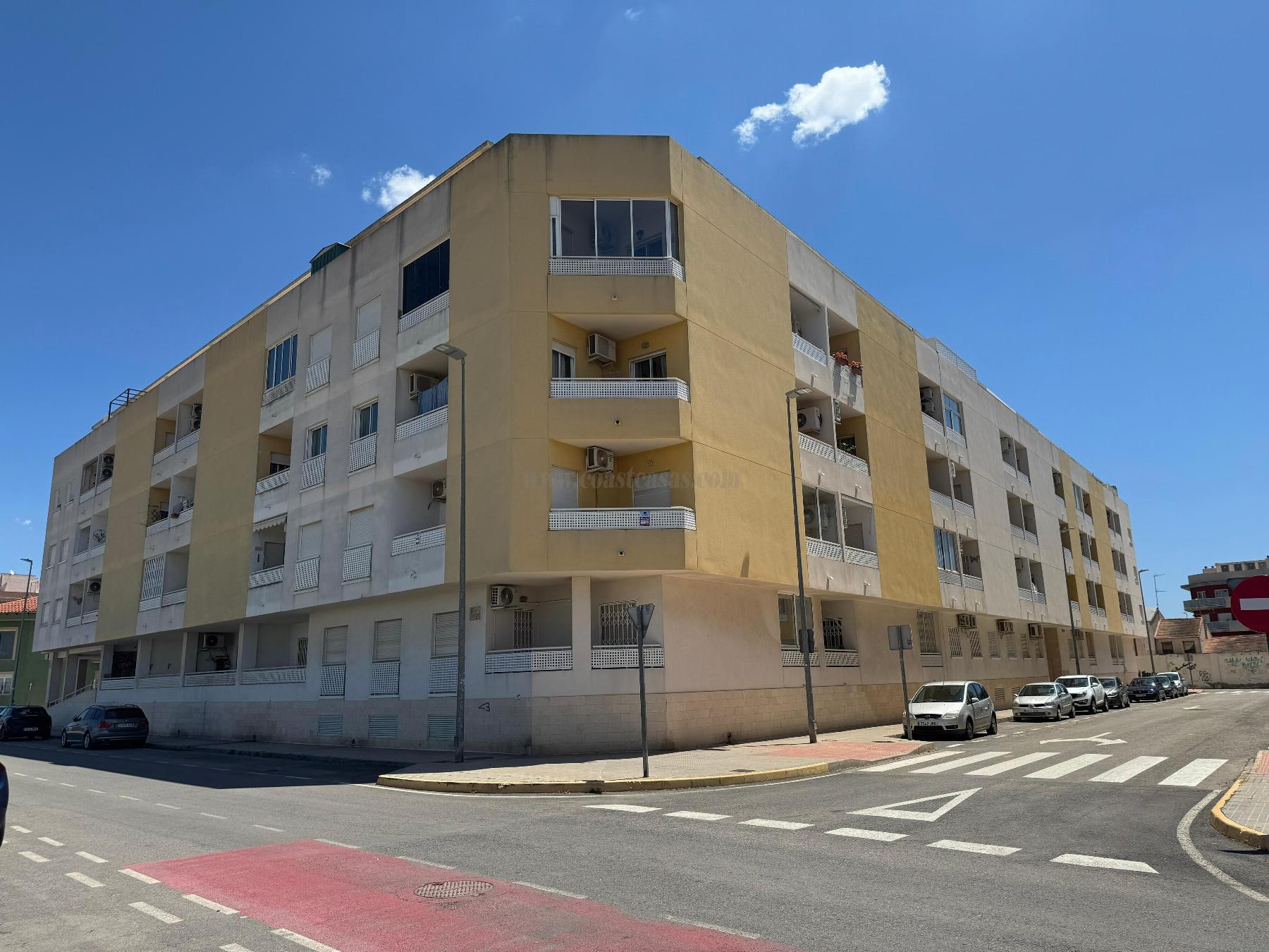 For sale of apartment in Almoradí